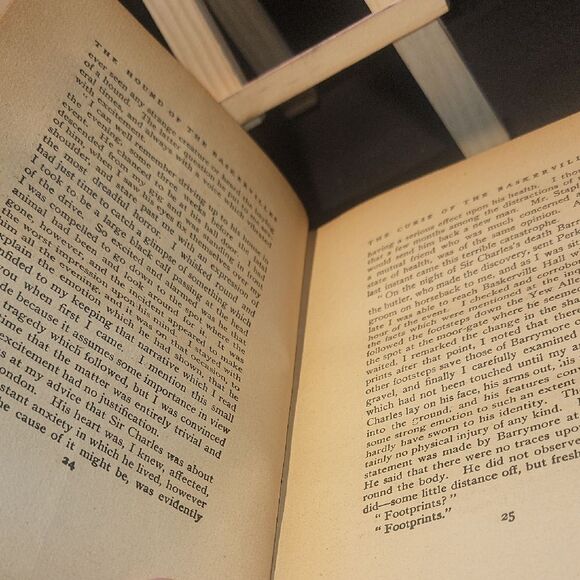 The Hound of Baskervilles by Conan Doyle - Picture 6 of 6